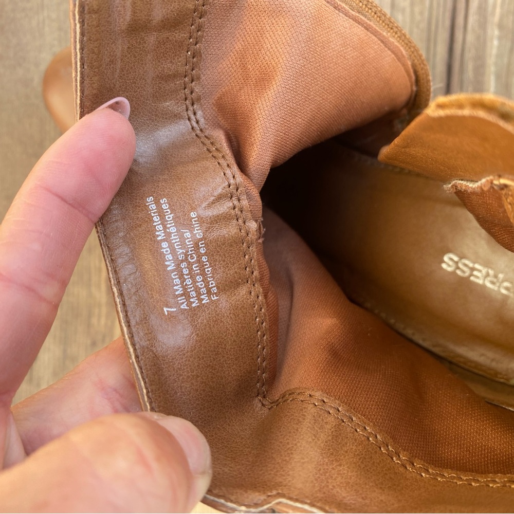 Express Booties, Size 7 - Picture 5 of 6